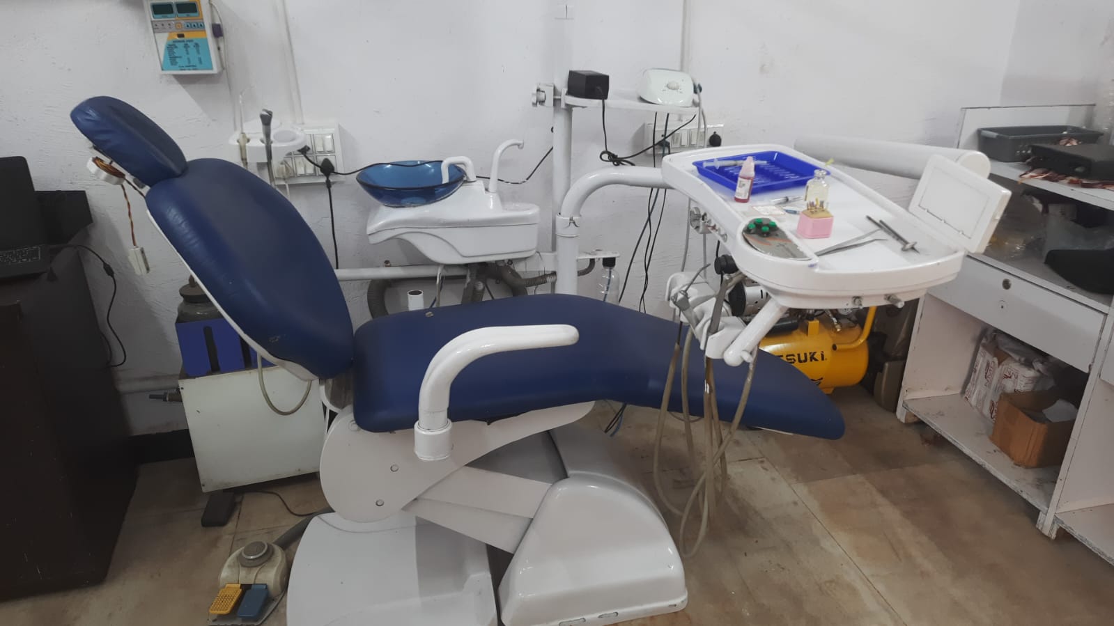 Dental Clinic Setup — Chair, X-ray, Scaler, Compressor & Suction