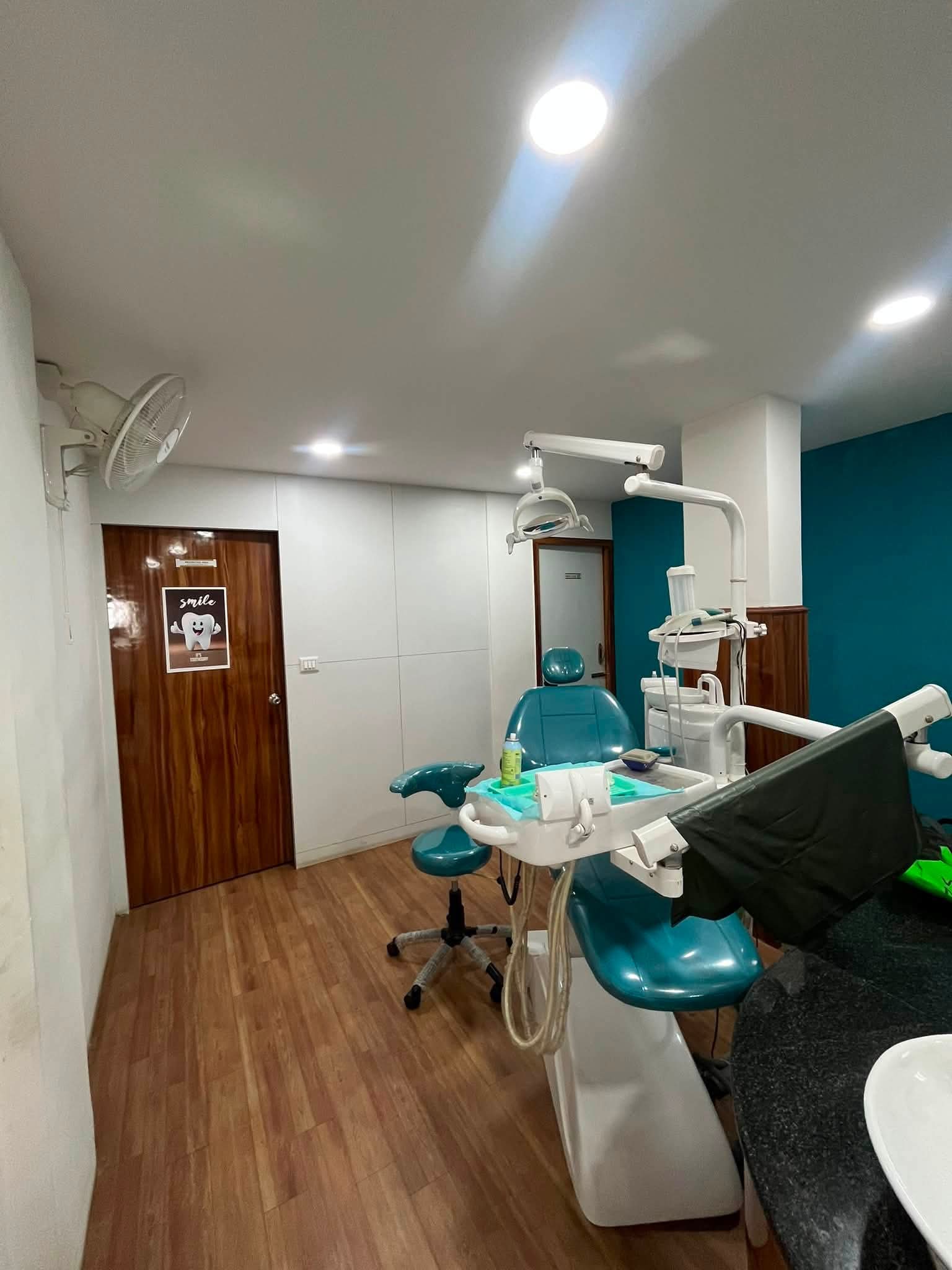Running dental clinic for sale — Singasandra, Bangalore (2 dental chairs, ~750 sq.ft.)